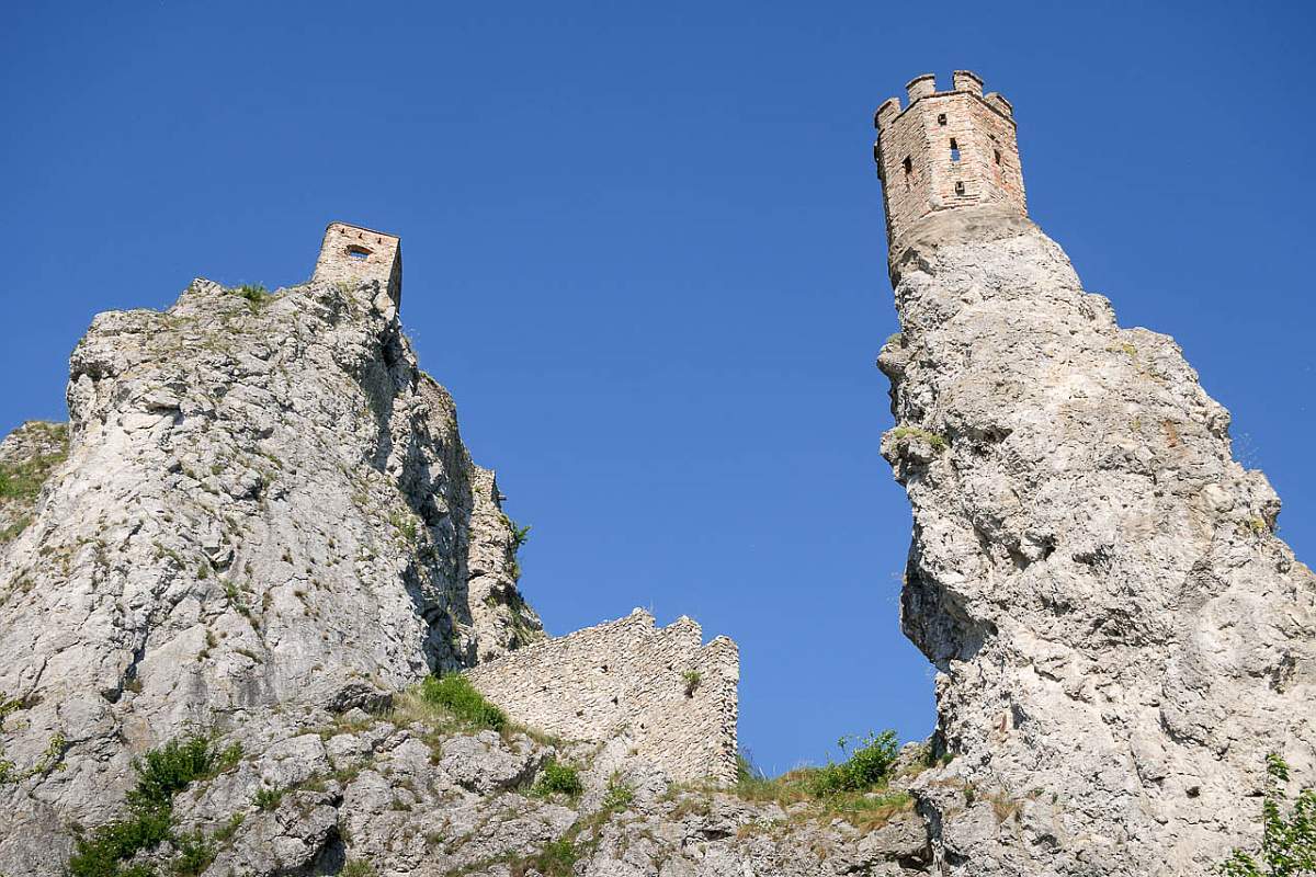 Devin Castle